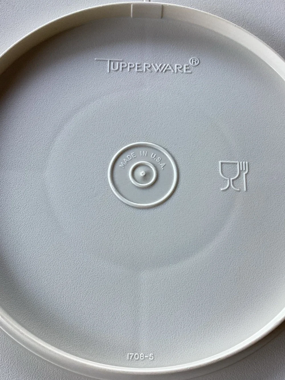 Tupperware Vintage Divided Round Serving Tray with Lid